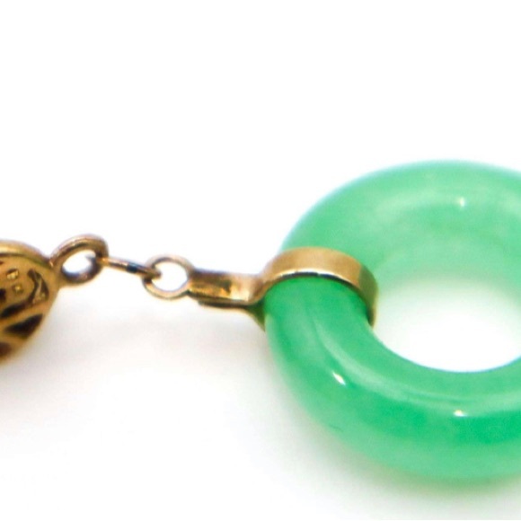 14 KT Gold Jade (tested) Earrings and a Jade Ring, size 6 1/2. - Picture 7 of 9